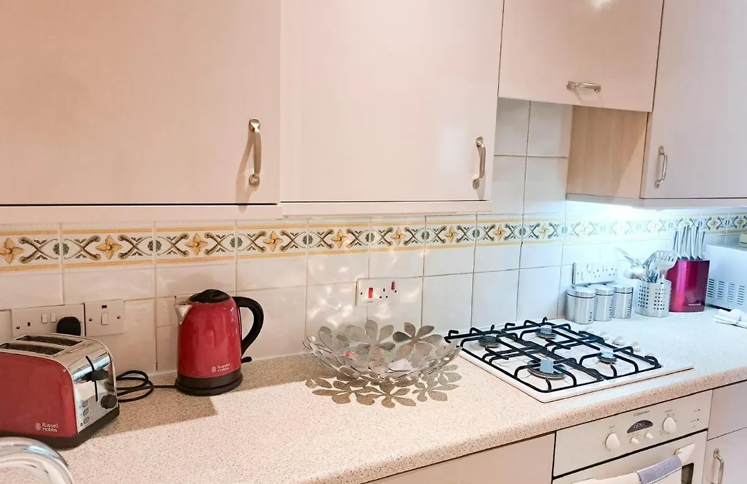 Wimbledon Apartment-1