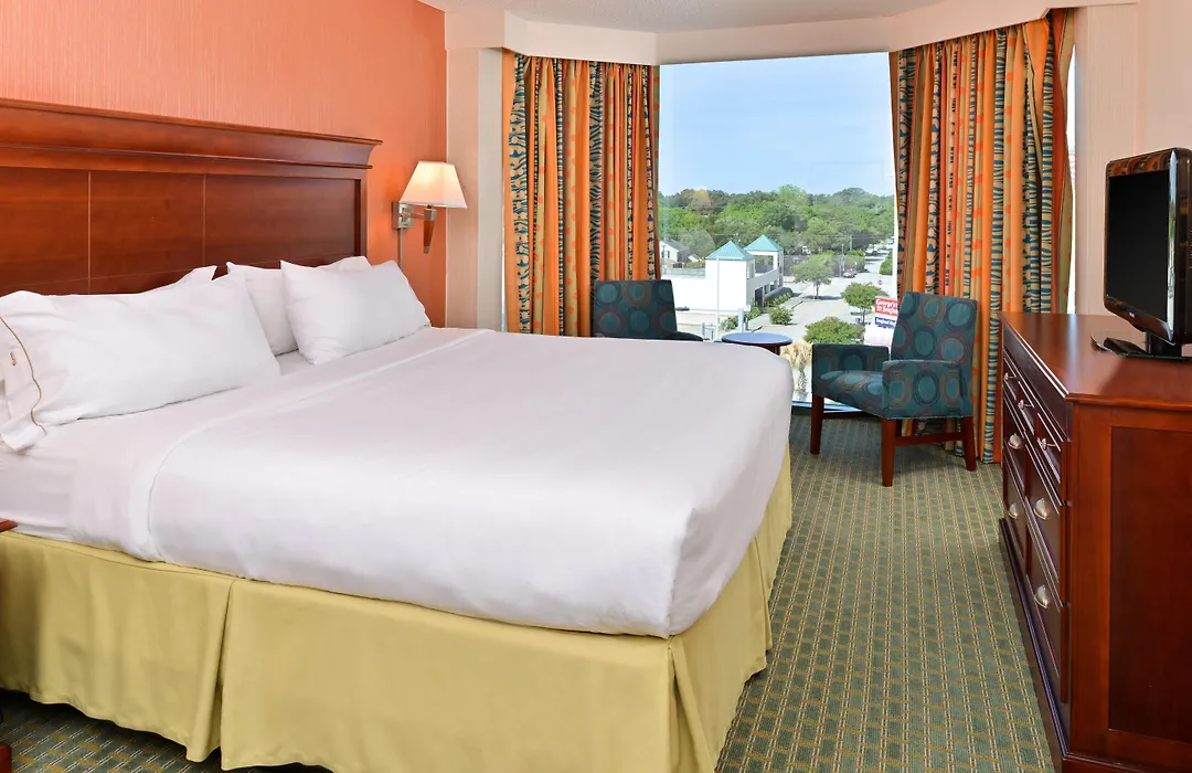 Holiday Inn Express & Suites Va Beach Oceanfront By Ihg-1
