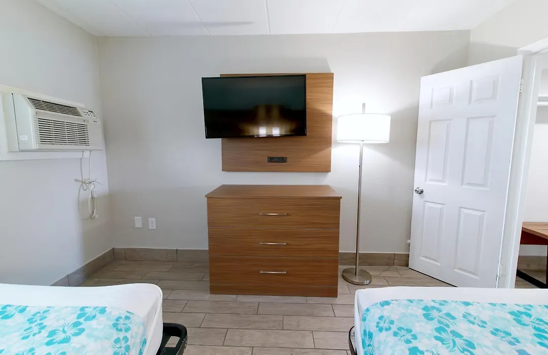 Seashire Inn & Suites-1