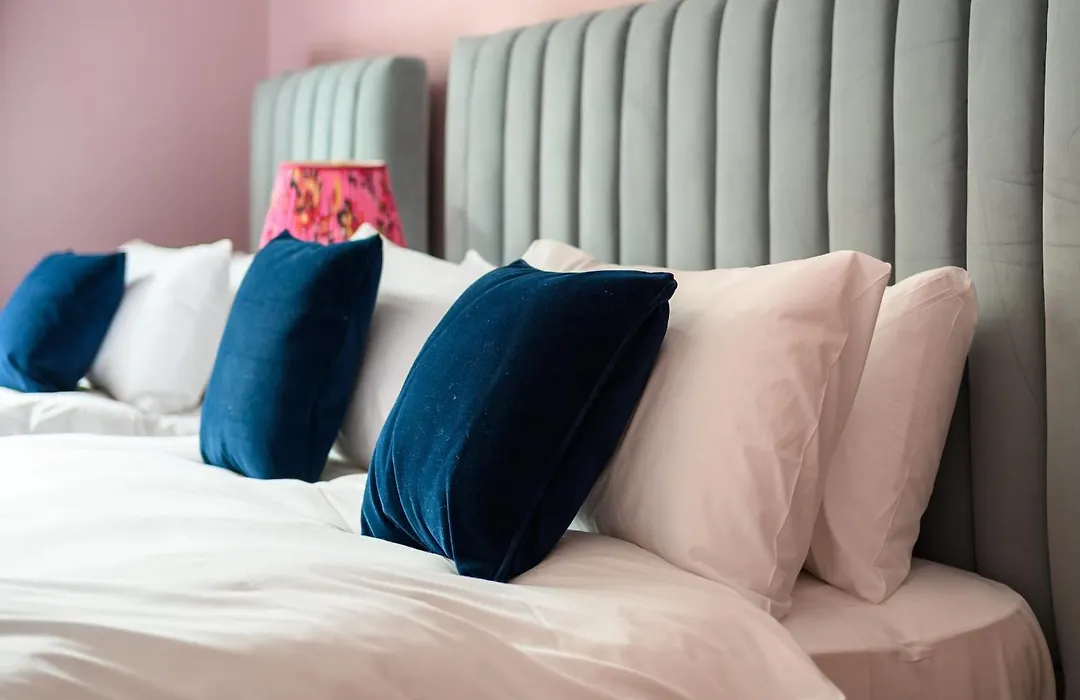 Queen Charlotte Guesthouse-1