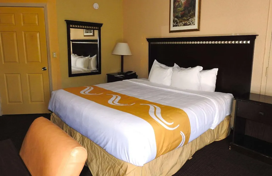 Howard Johnson By Wyndham Orlando-International Drive-1