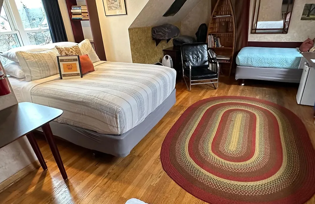 Ray'S Bucktown Bed And Breakfast-1