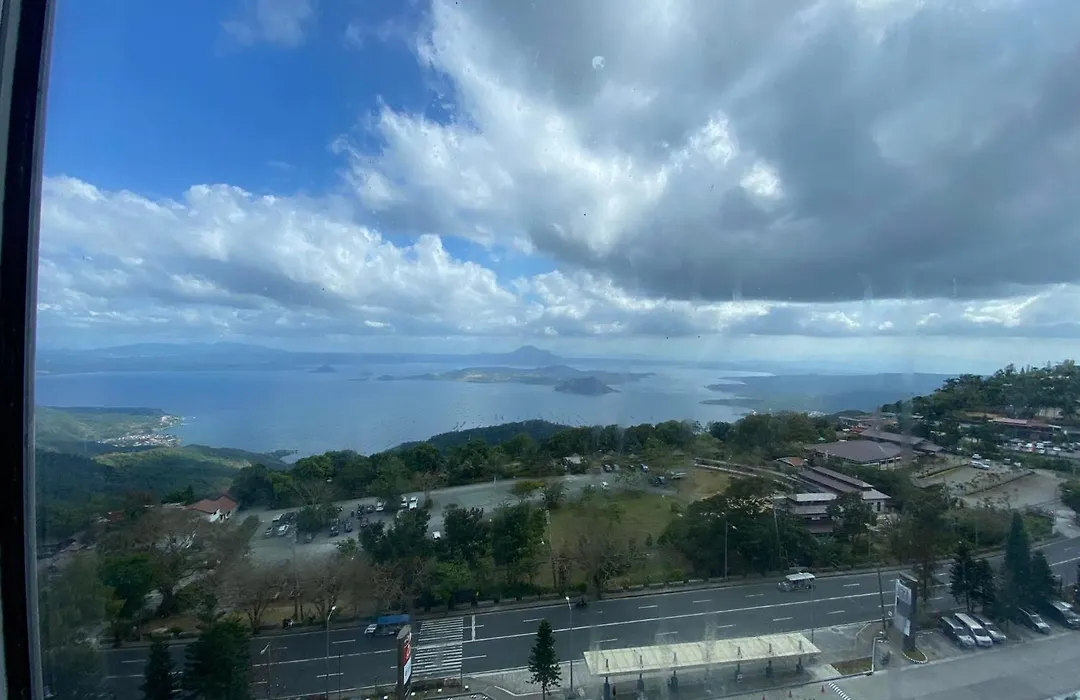 Smdc Tagaytay Taal Lake View Condo No Balcony Contact To Confirm-1