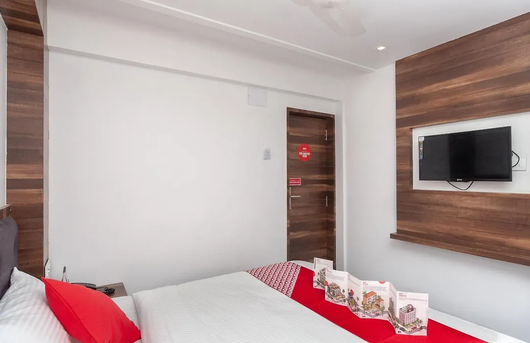 Super Oyo Capital O Admire Suit Hospitality-1