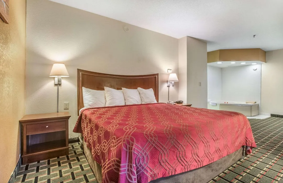 Econo Lodge Inn & Suites Marietta Near Dobbins Arb-1