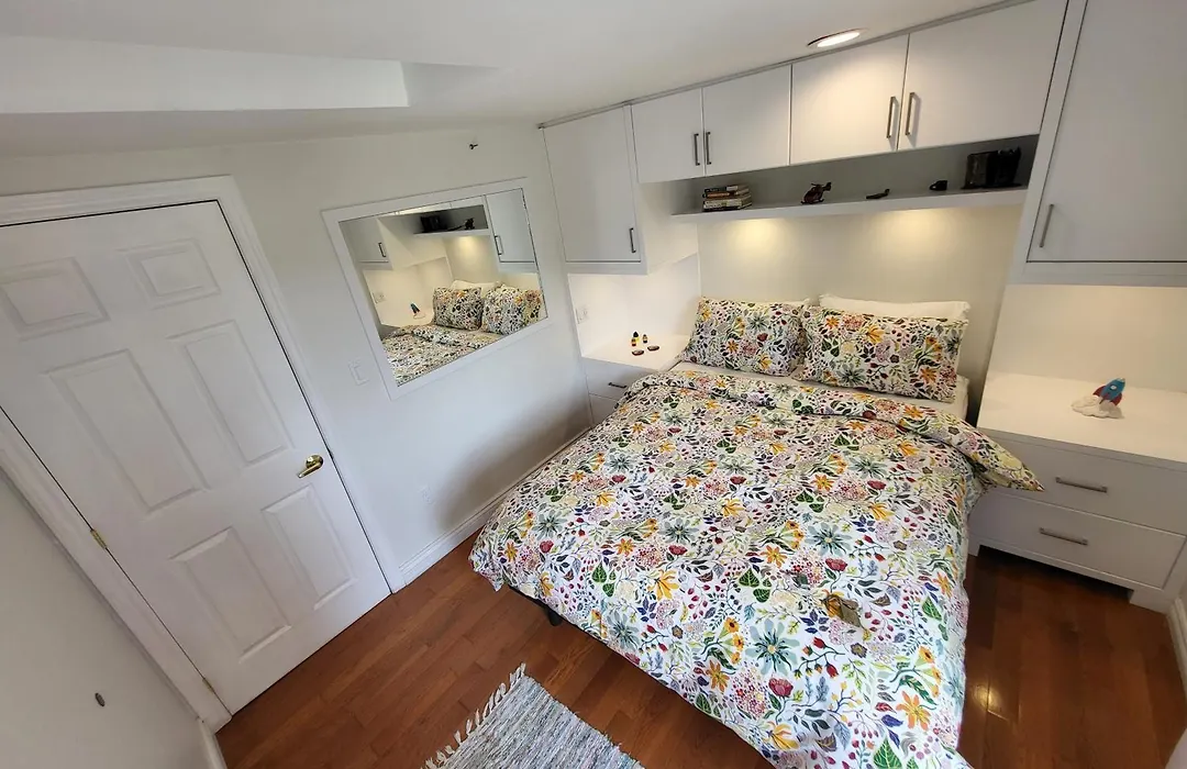 Downtown Toronto House Central 2Bed 2Bath Subway Free Parking-1