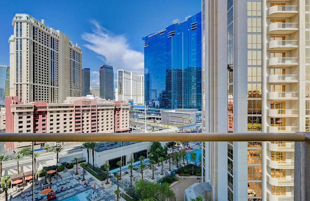 Amethyst Studio Suite Mgm Signature Strip View Balcony-1