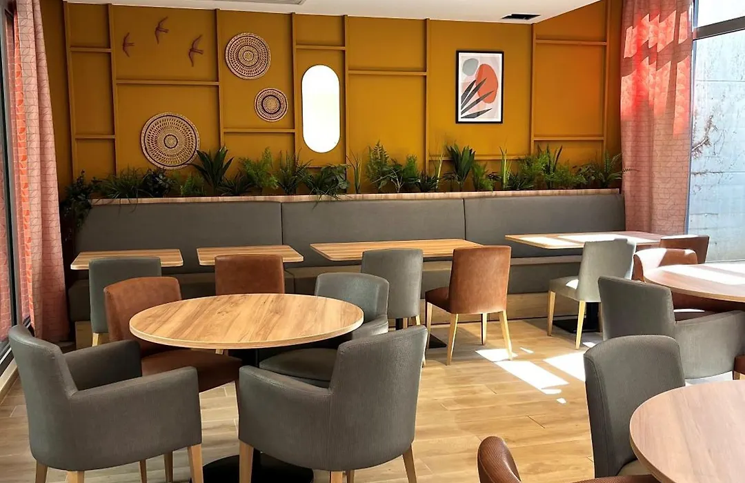 Hotellerie L'Enclos Rey-1