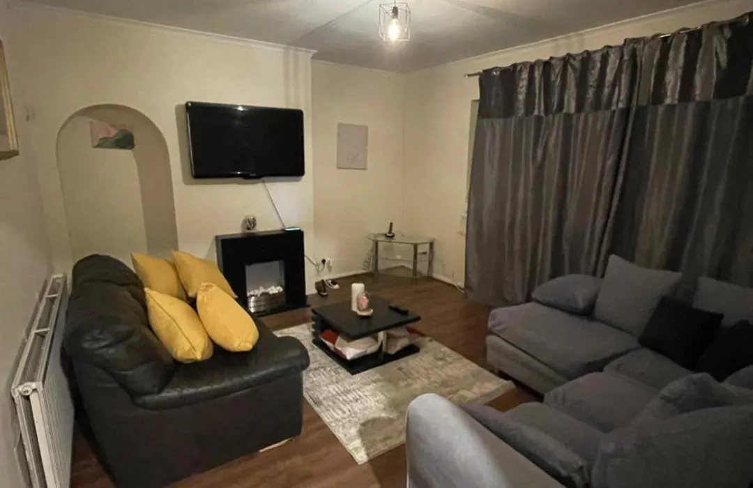Family-Friendly Home In London-1