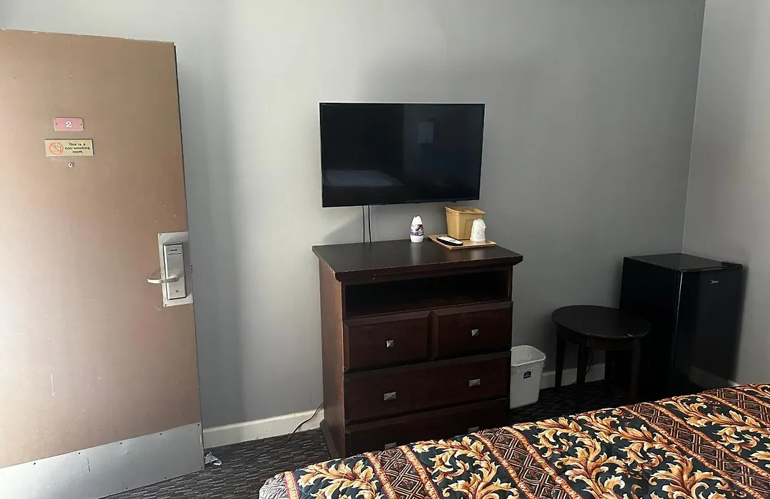 Apache Motel-1