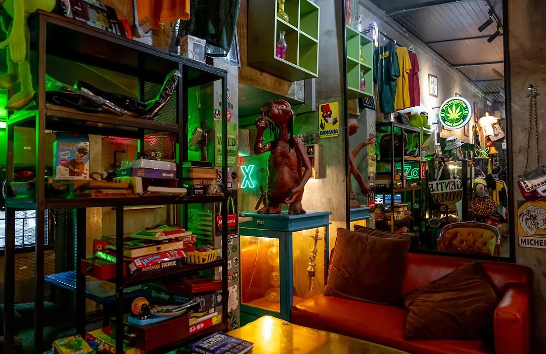 Vibes Hostel Bangkok-1