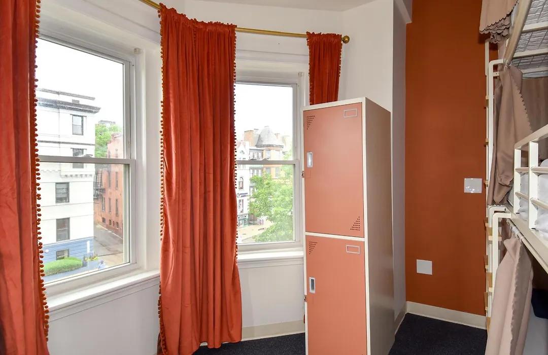 Caravan Hostel Dc-1