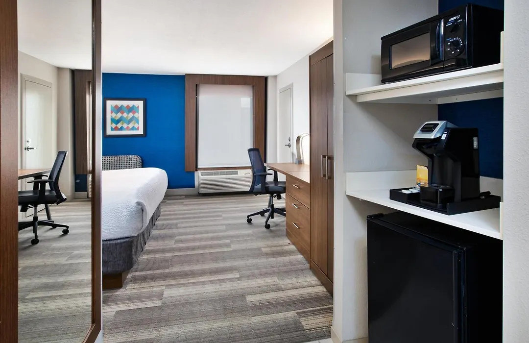 Holiday Inn Express Nashville-Downtown - Broadway By Ihg-1