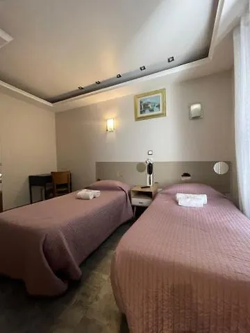 Hotel De L'Aveyron-1