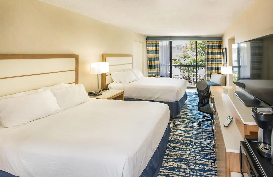 Wyndham Virginia Beach Oceanfront-1