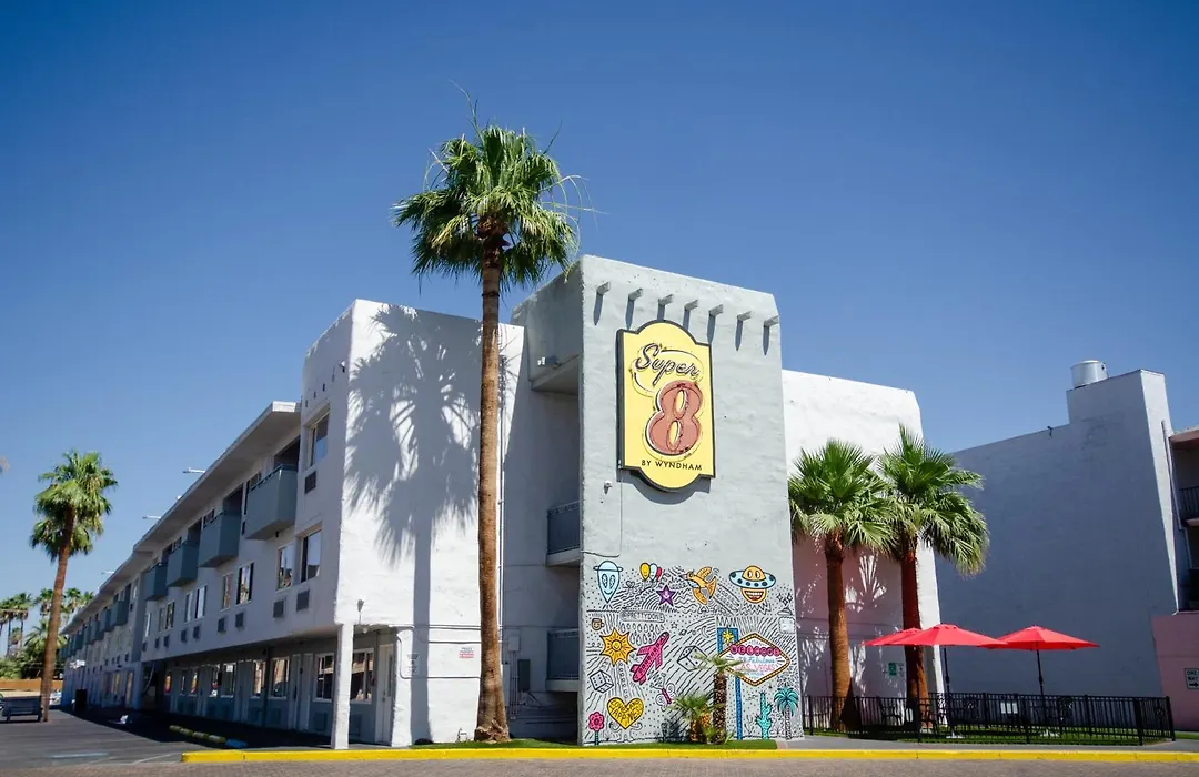 Super 8 By Wyndham Las Vegas North Strip/Fremont St. Area-1