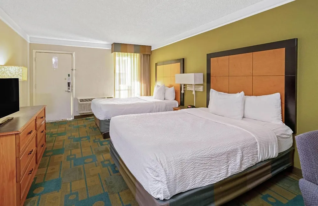 Travelodge By Wyndham Phoenix North-1