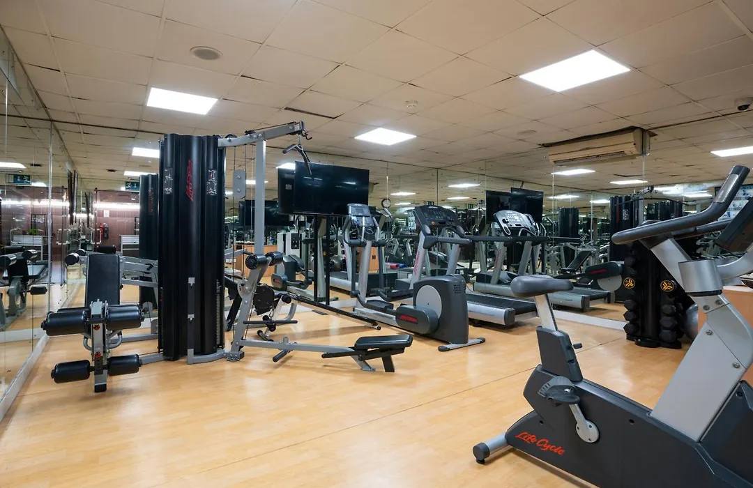 Howard Johnson Bur Dubai-1