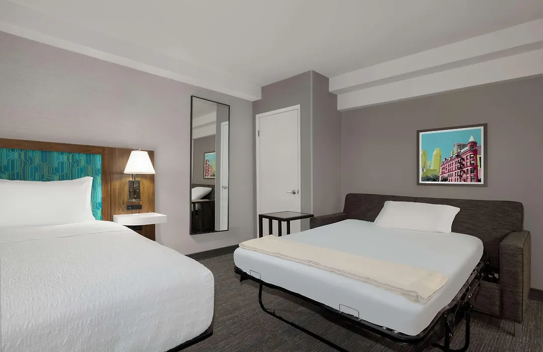 Hampton Inn & Suites By Hilton Toronto Downtown-1