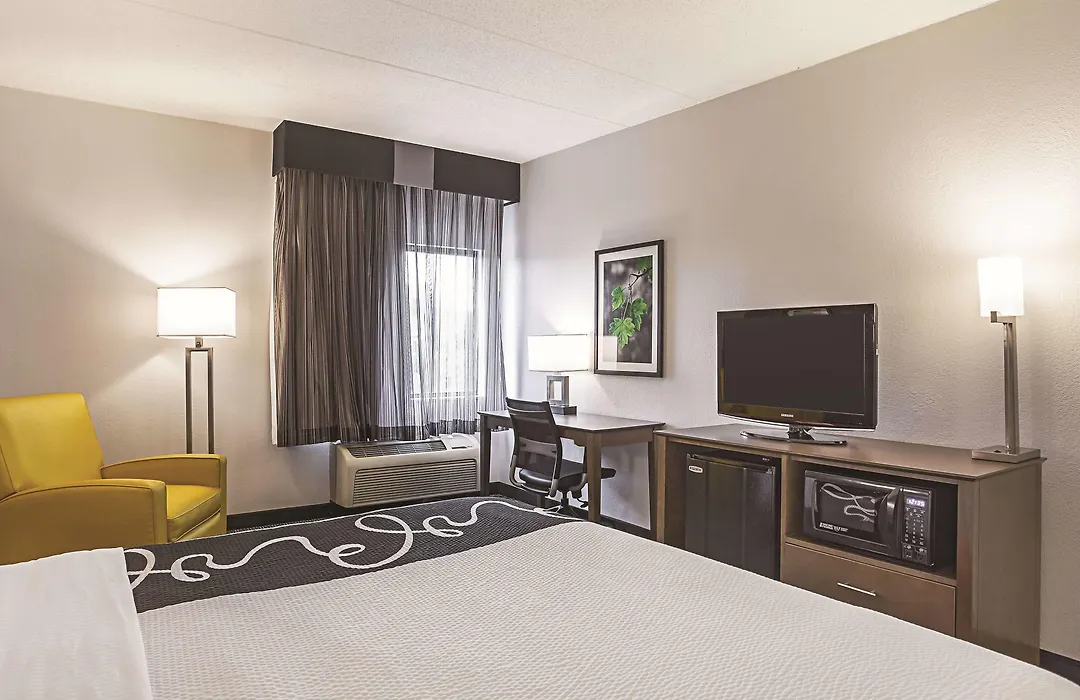 La Quinta By Wyndham Virginia Beach-1