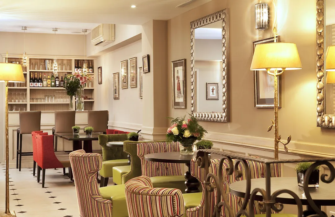 Hotel Des Comedies-1