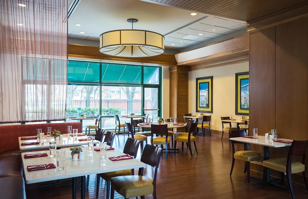 Courtyard By Marriott Chicago At Medical District-Uic-1