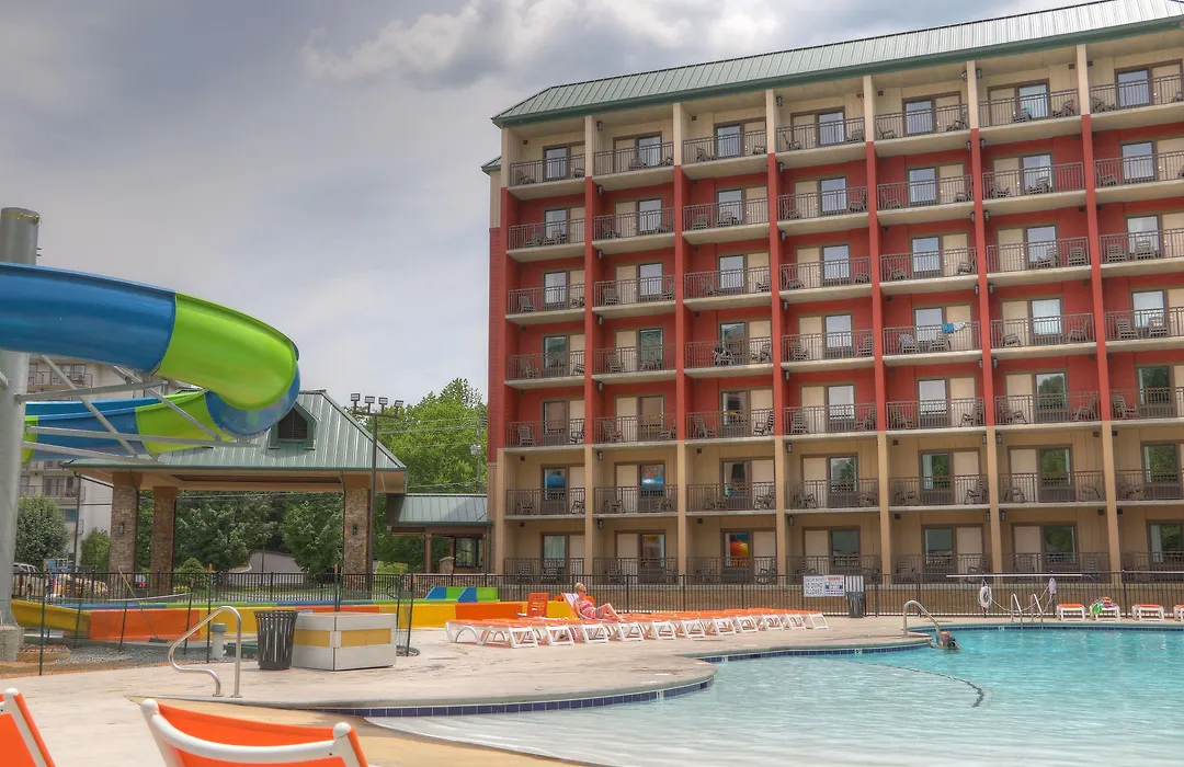 Country Cascades Waterpark Resort-1