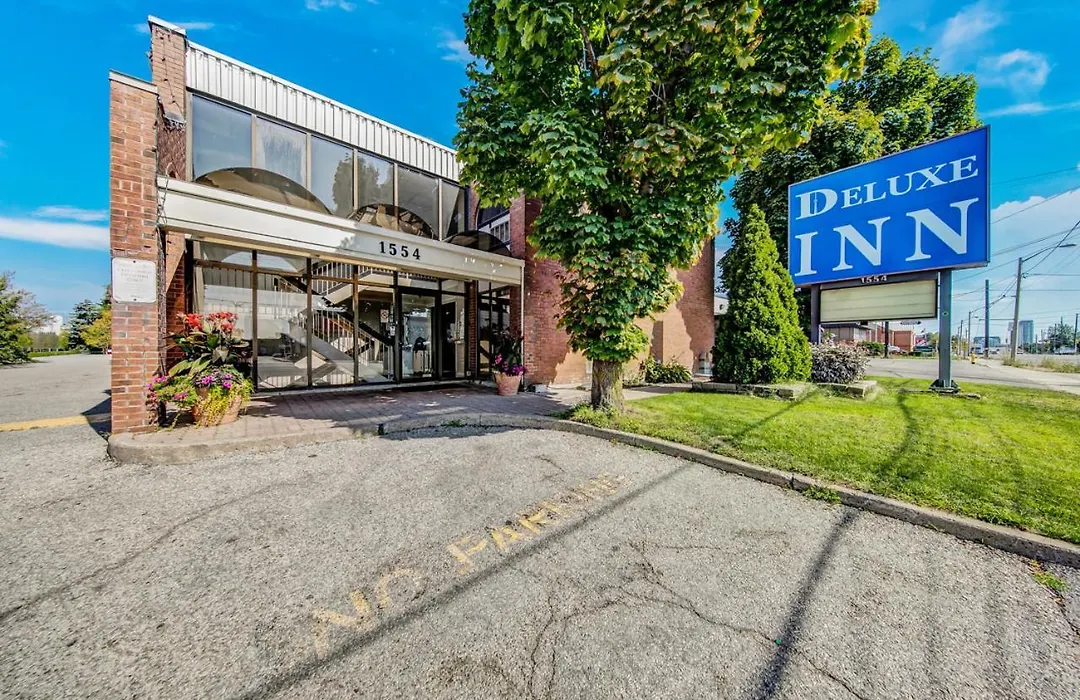 Deluxe Inn-1