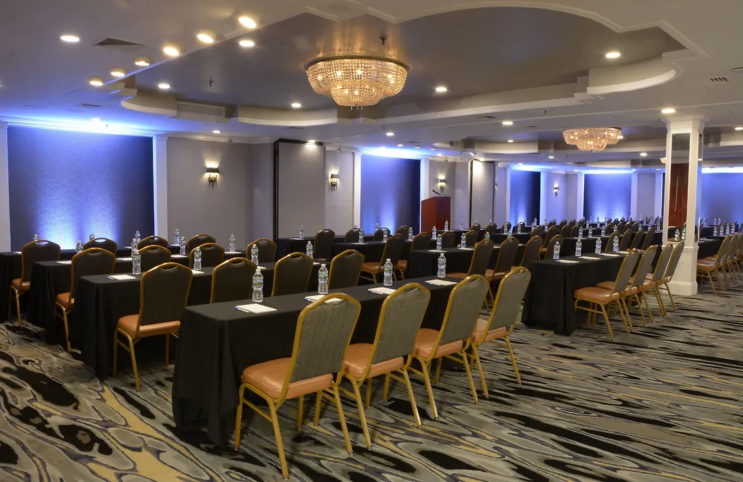 Adria Hotel And Conference Center-1