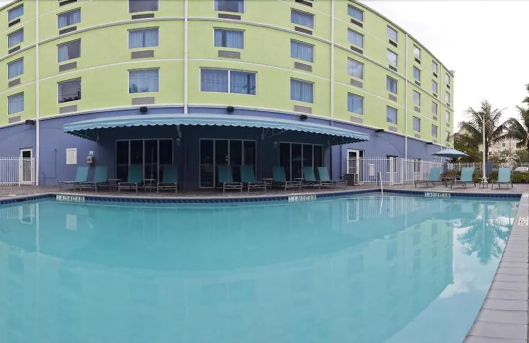 Holiday Inn Express Hotel & Suites Fort Lauderdale Airport/Cruise Port By Ihg-1