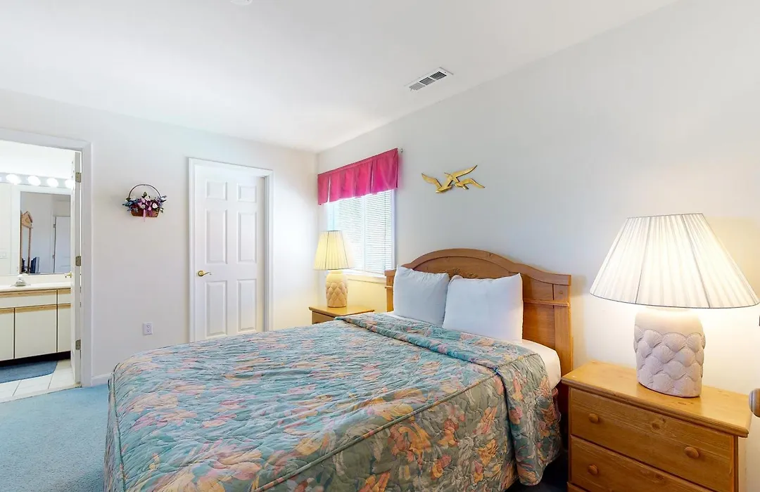 Harbour Towne 204A-1