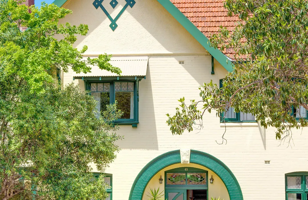 Neutral Bay Lodge-1