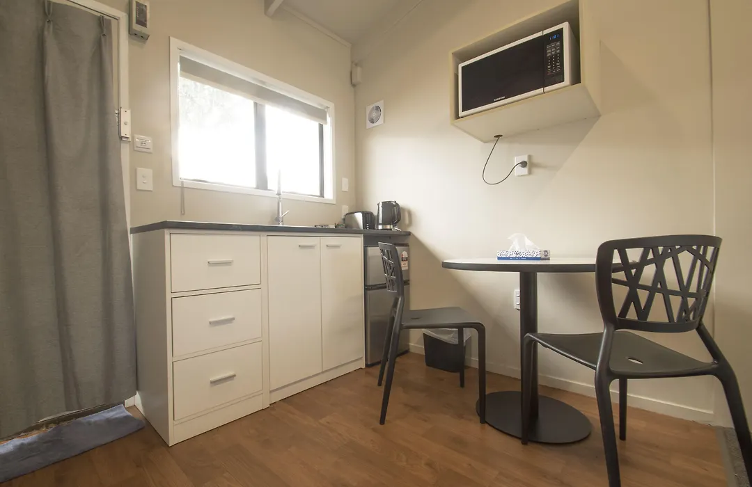 Middlemore Motel-1