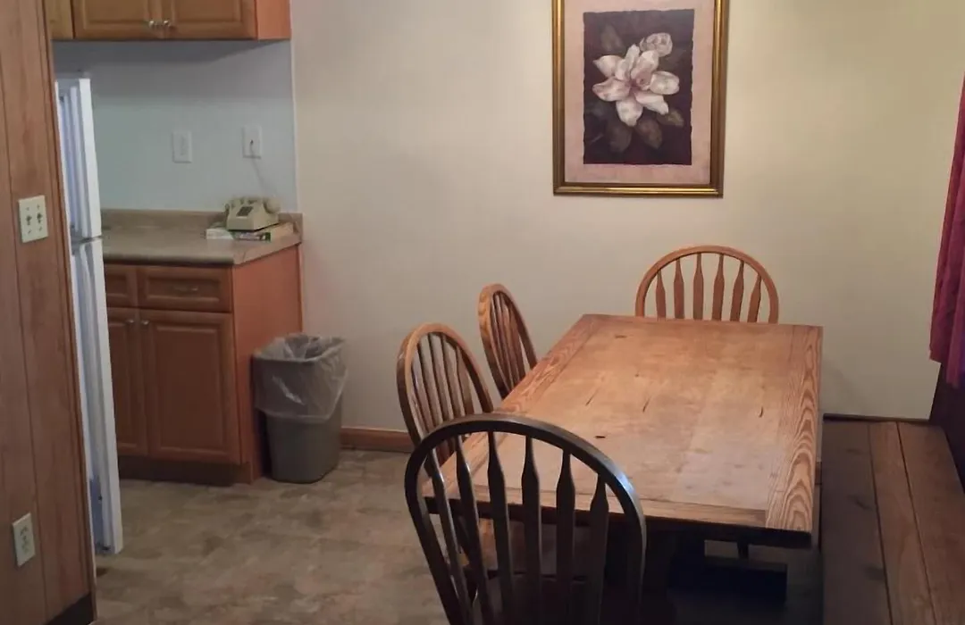 Macthrift Motor Inn-1