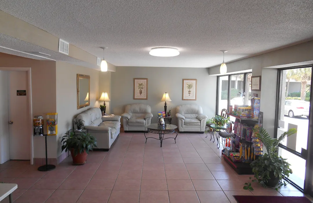 Tropical Seas Hotel-1