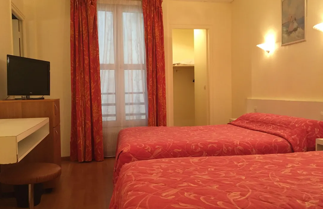 Hotel Des Pyrenees - Entre Bastille Et Nation-1