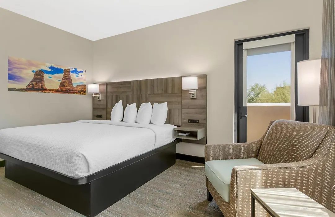 Best Western Plus Executive Residency Phoenix North Happy Valley-1
