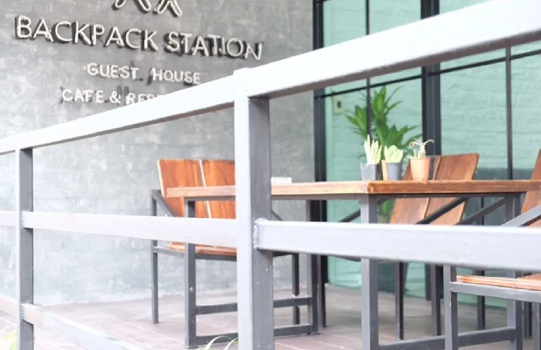 Backpack Station-1