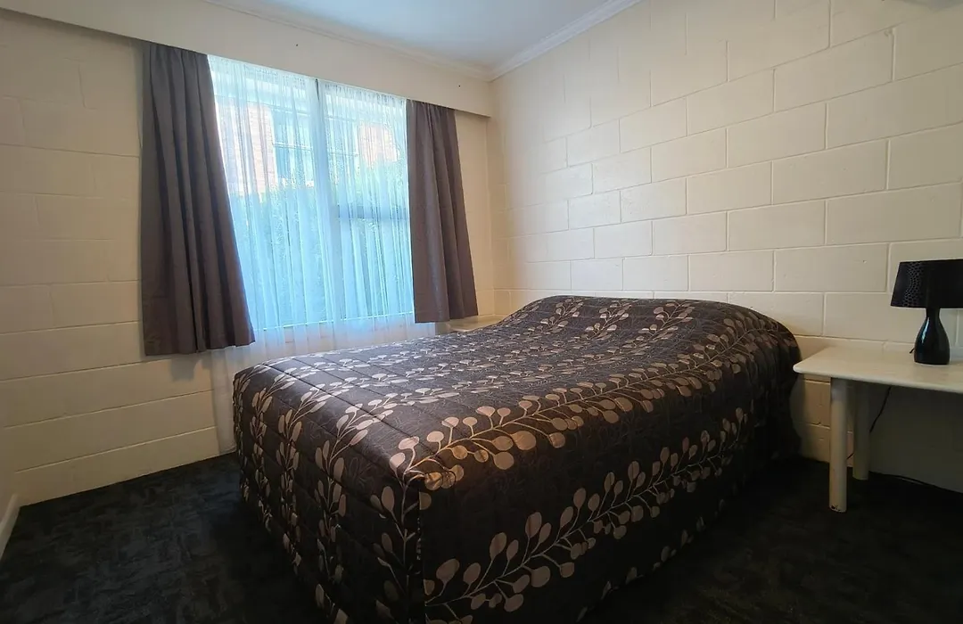 Aladdin Motel-1