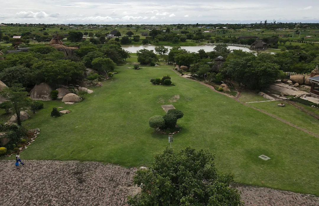 Stephen Margolis Resort-1