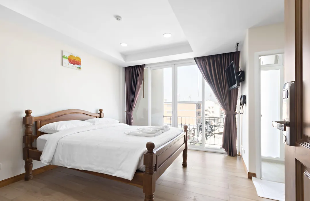 Royale 8 Ville Guest House-1
