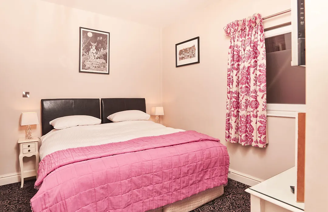 Quilt And Croissants Guest House-1