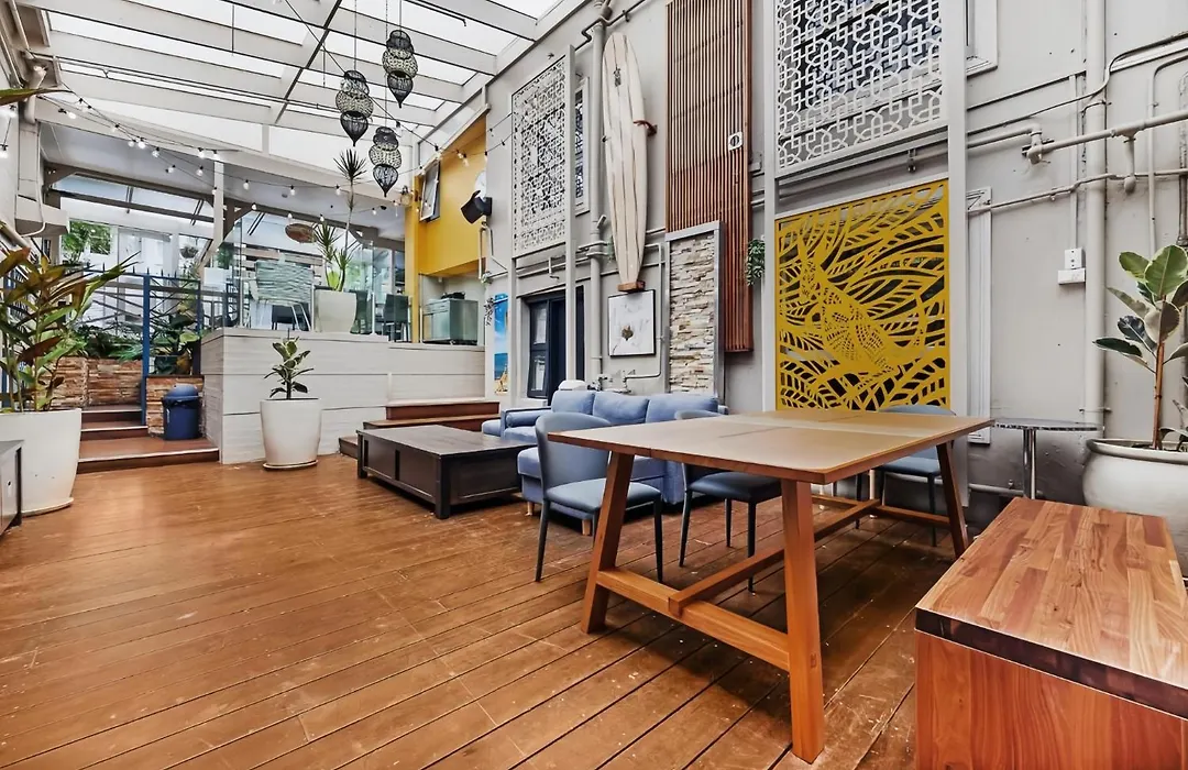 London Gate Backpackers Hotel-1