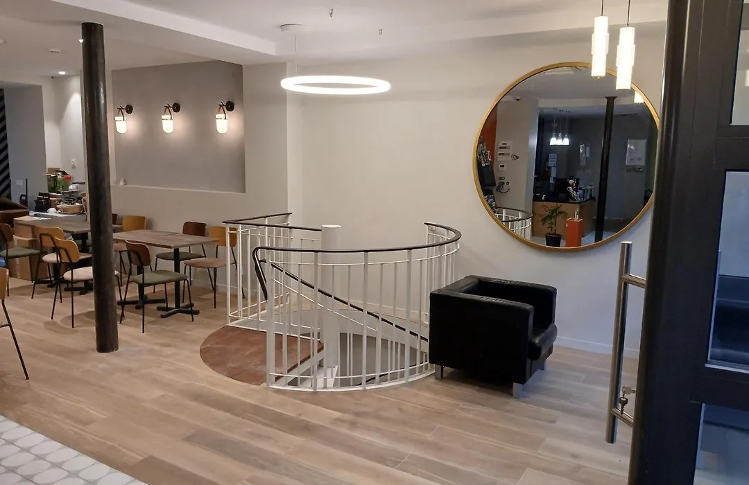 Source Hotel-1