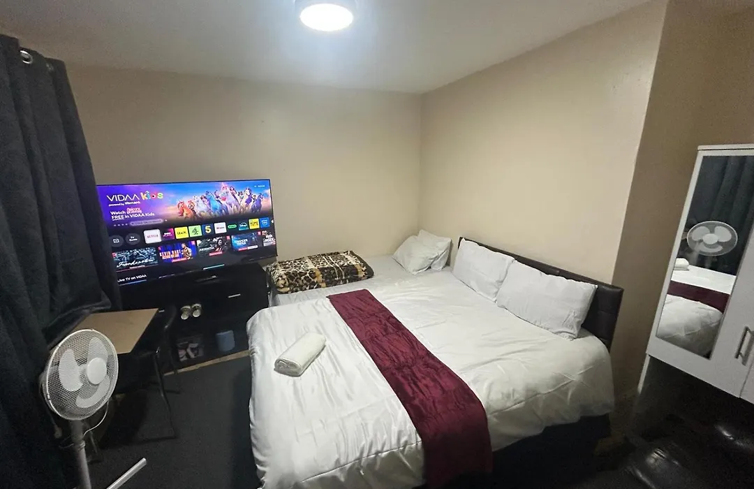 Romantic Guest Rooms-1