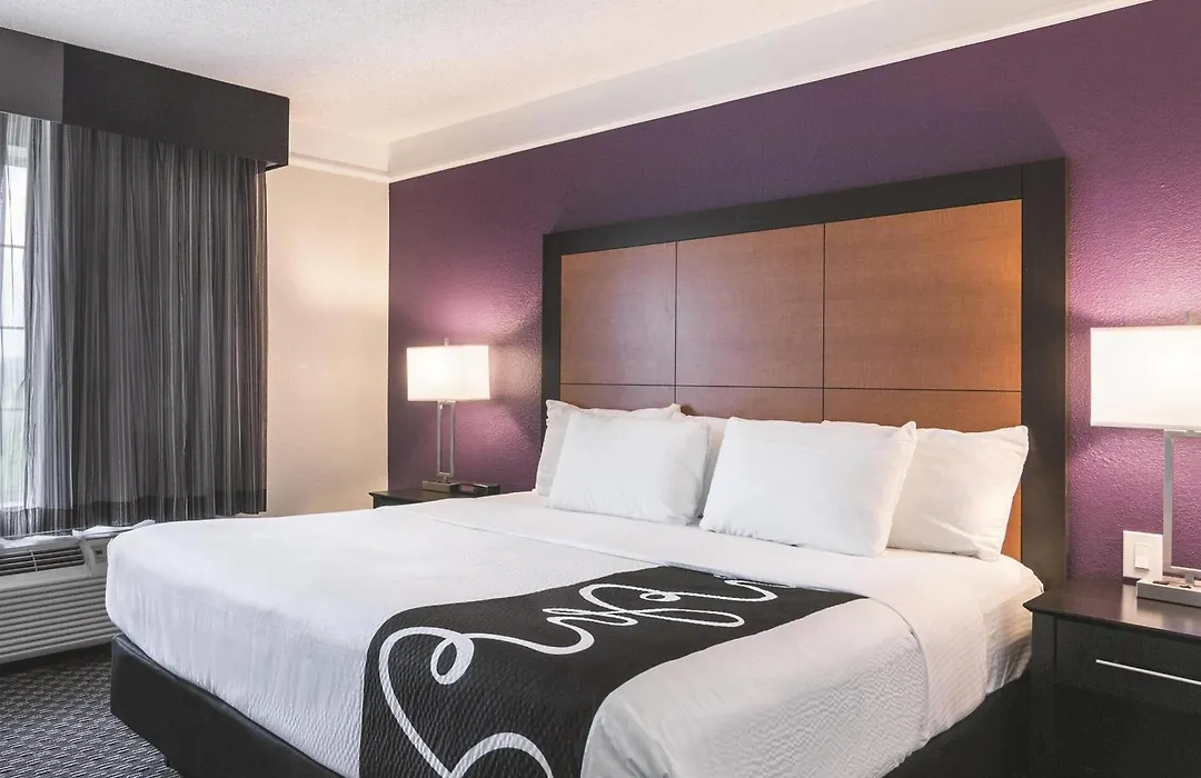 La Quinta By Wyndham Orlando Airport - On Property Food Trucks & Free Airport Shuttle!-1
