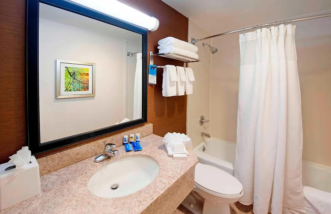 Fairfield Inn By Marriott Jfk Airport-1