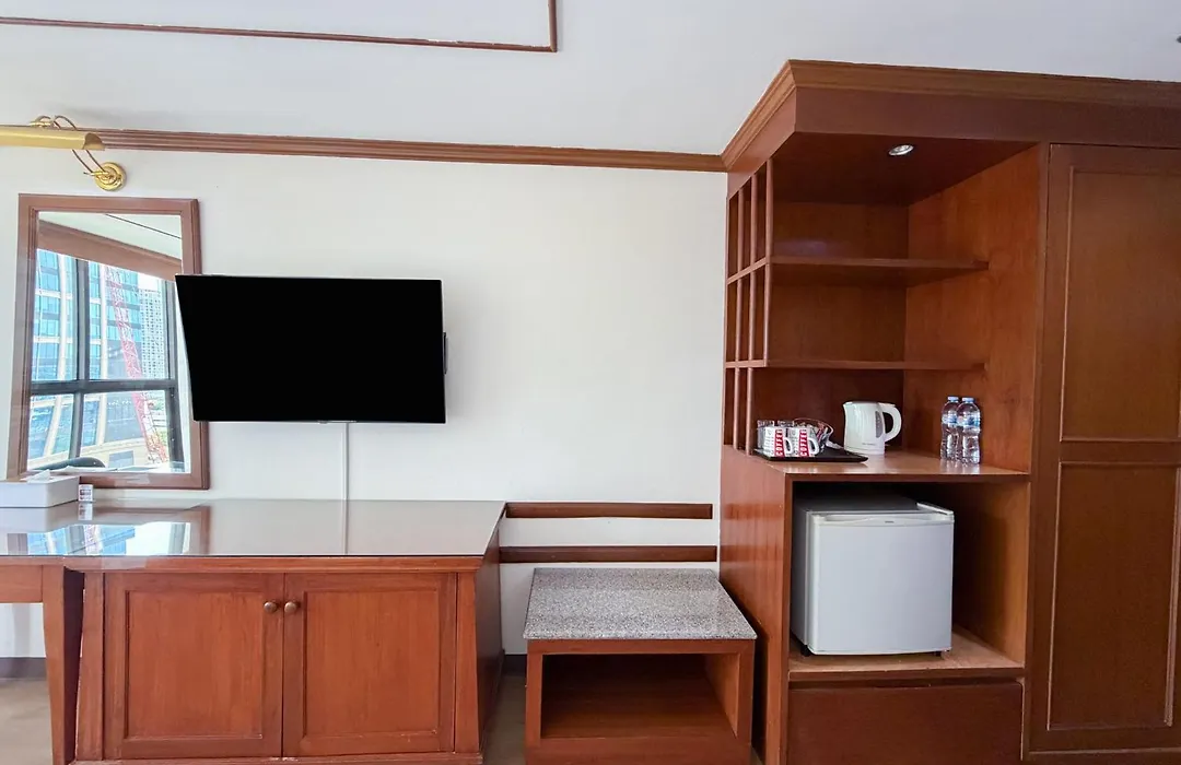 Pinnacle Lumpini Park Hotel-1