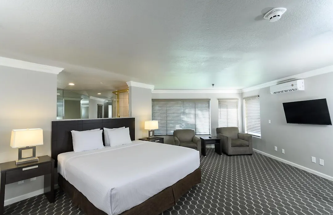 Alexis Park All Suite Resort-1