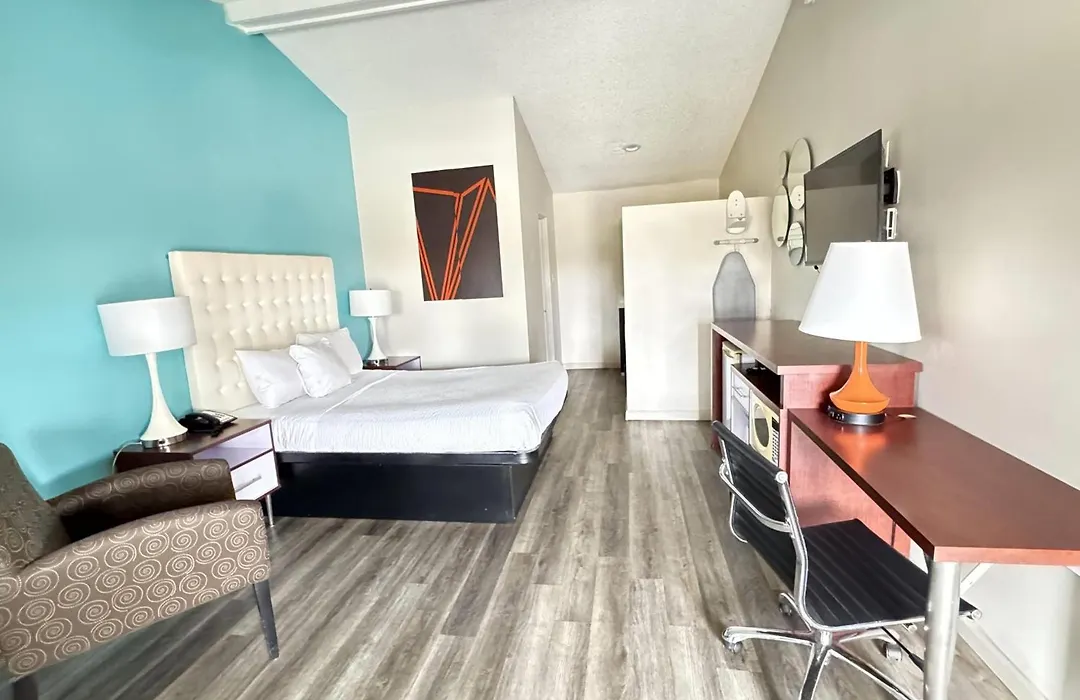 Howard Johnson By Wyndham Phoenix Airport/Downtown Area-1